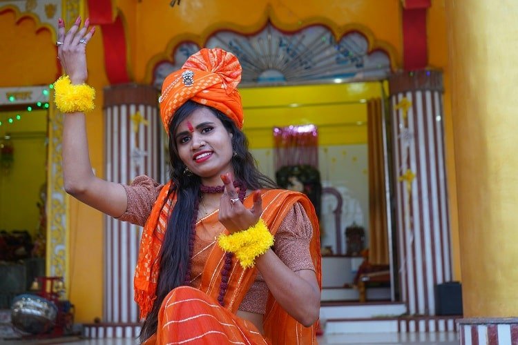 पुष्प अर्पण